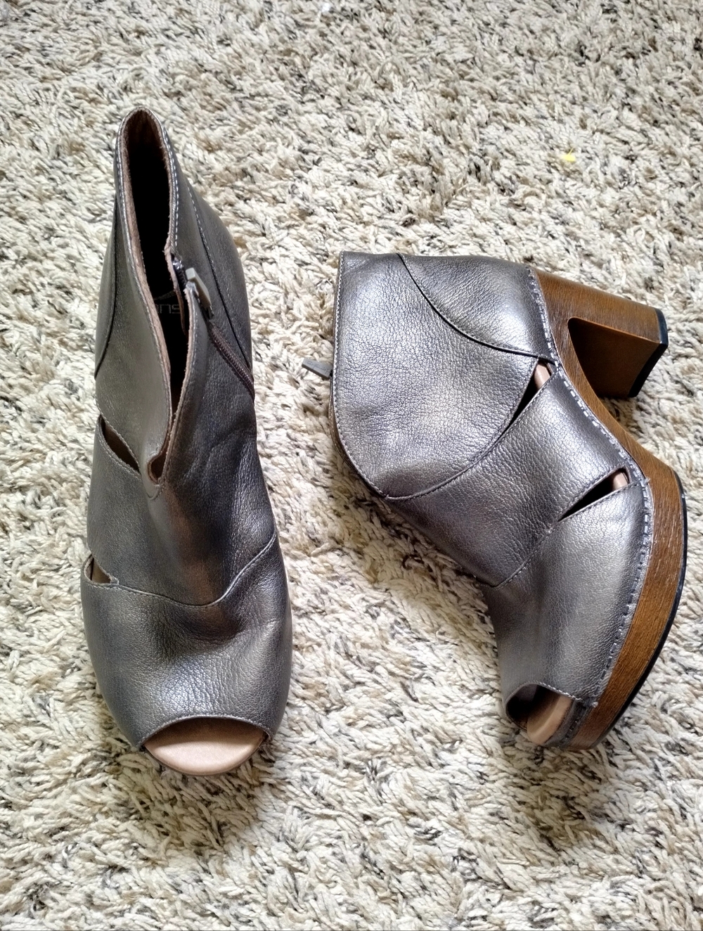 Dansko Delphina Peep Toe Leather Gunmetal Chunky Heel Ankle Booties Sz 41/10,5